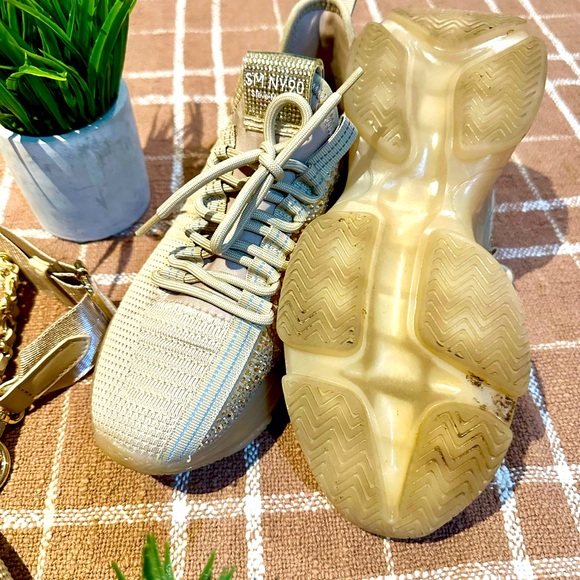 Steve Madden Blush Maximas and matching crossbody - Picture 3 of 4